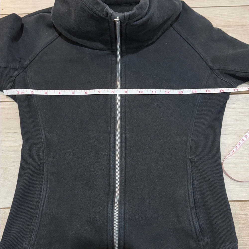Lululemon Black Zip-Up High Collar Jacket size 4 - Picture 3 of 7